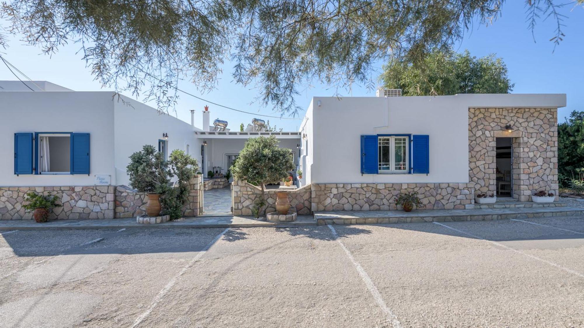 Floras Rooms Pollonia Exterior foto